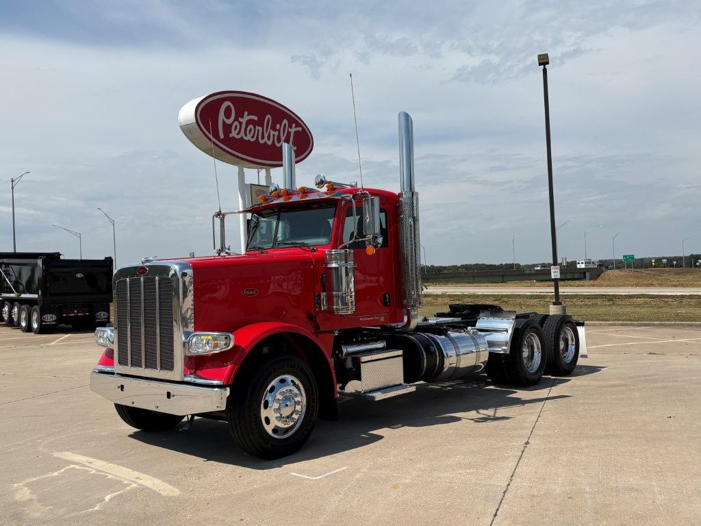 2021 Peterbilt 389