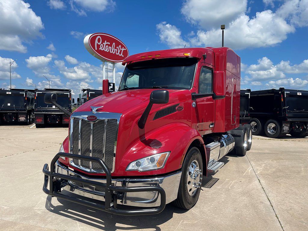 2023 Peterbilt 579