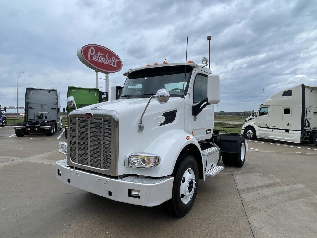 2020 Peterbilt 567