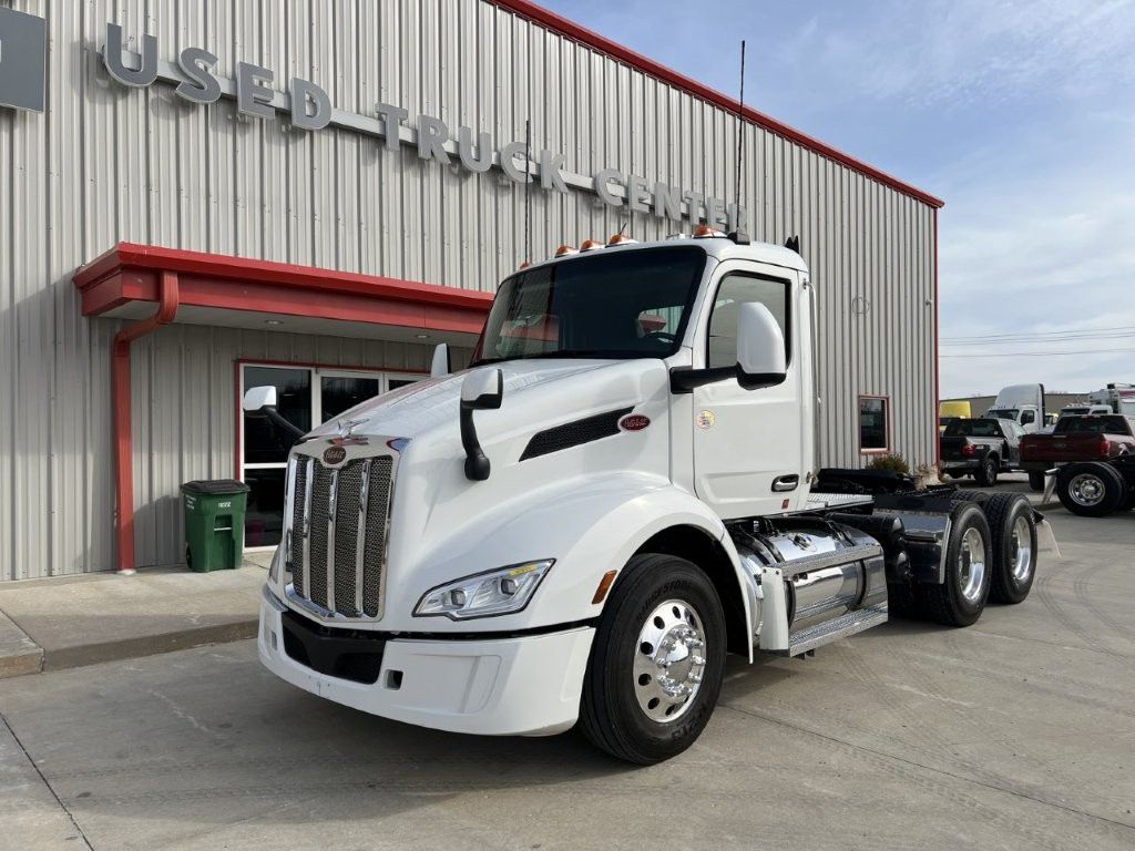2022 Peterbilt 579