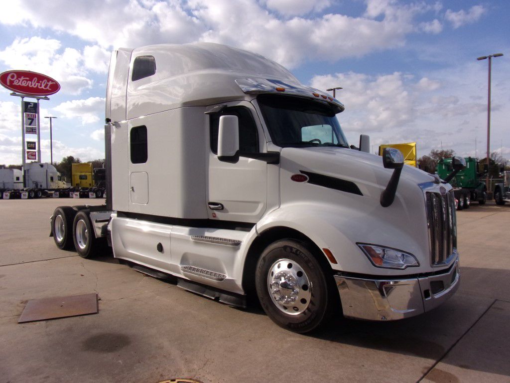 2023 Peterbilt 579