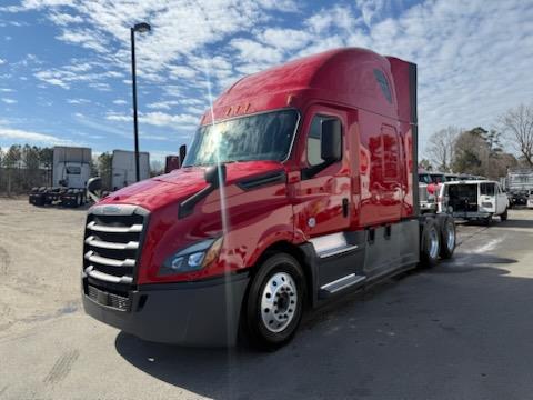 2020 Freightliner CASCADIA 126