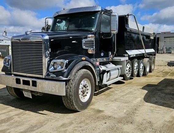 2020 Freightliner 122SD