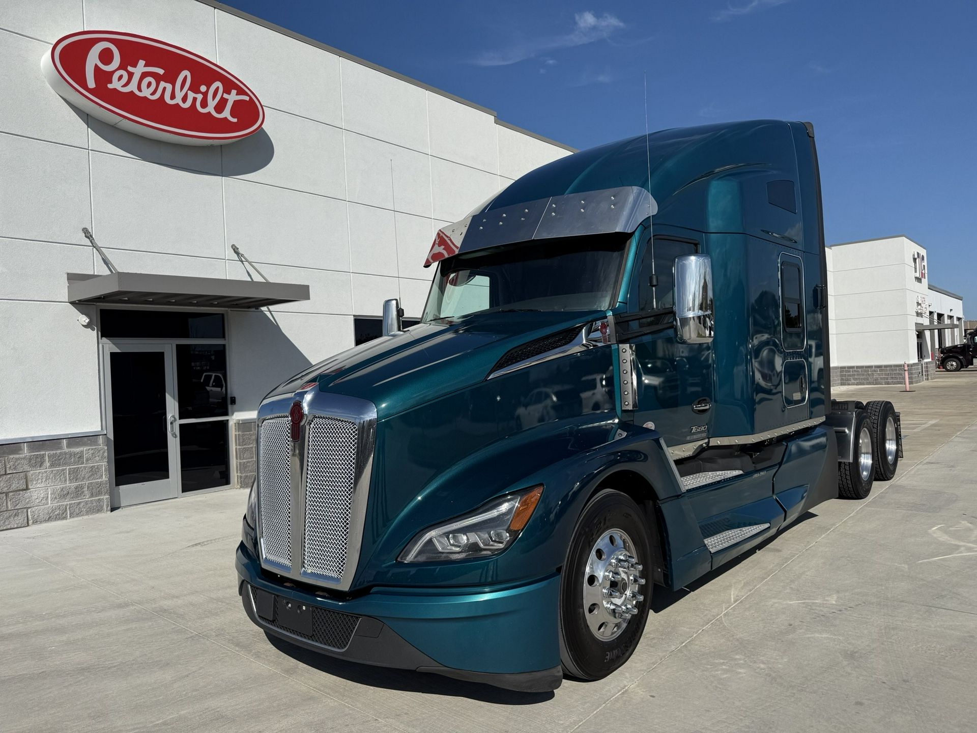 2022 Kenworth T680