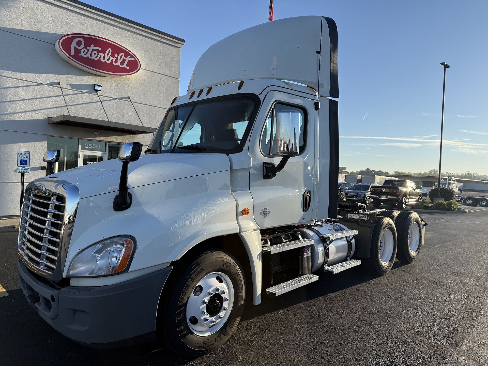 2020 Freightliner CASCADIA 125