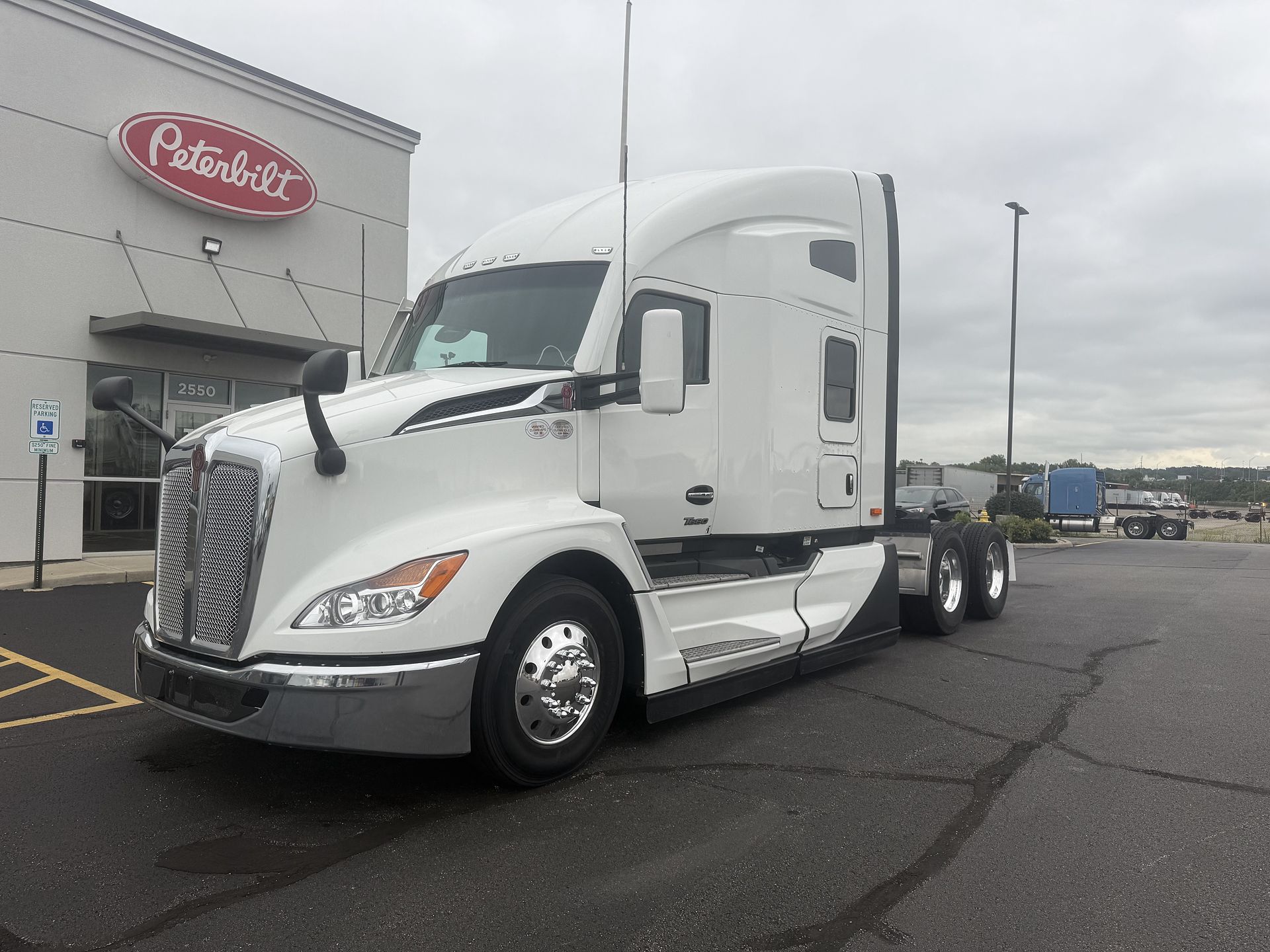 2024 Kenworth T680