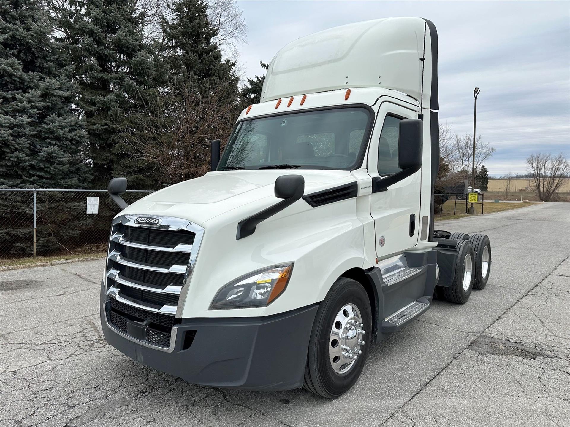 2019 Freightliner CASCADIA 126