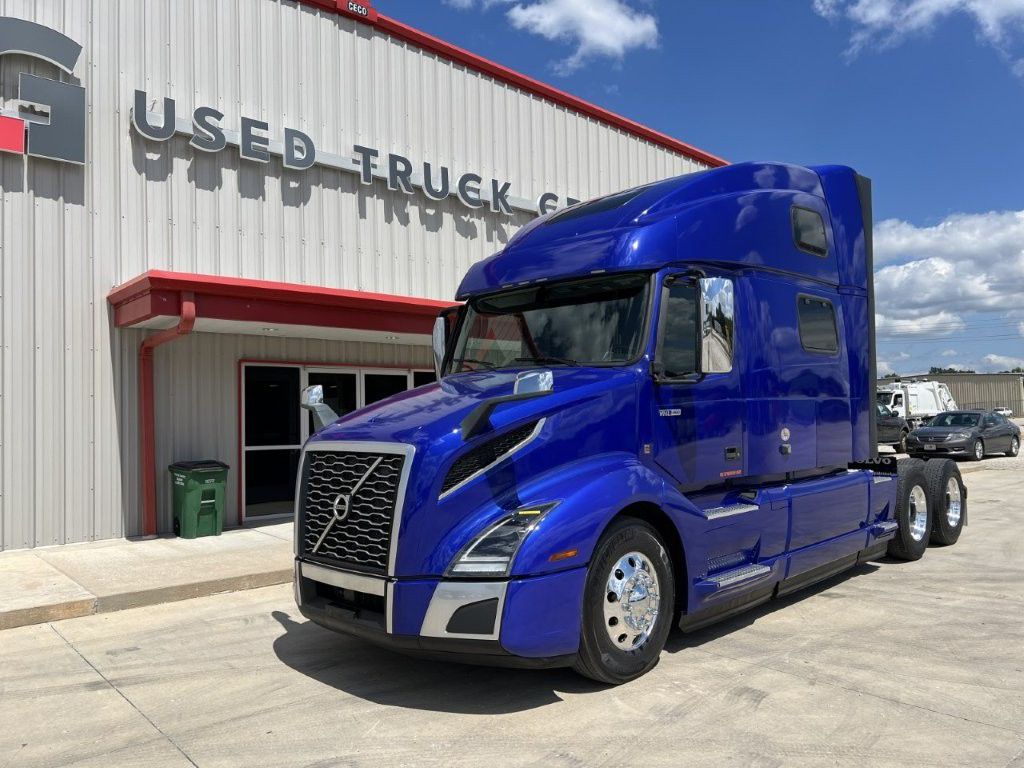 2022 Volvo VNL64T860