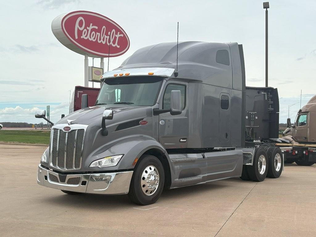 2022 Peterbilt 579