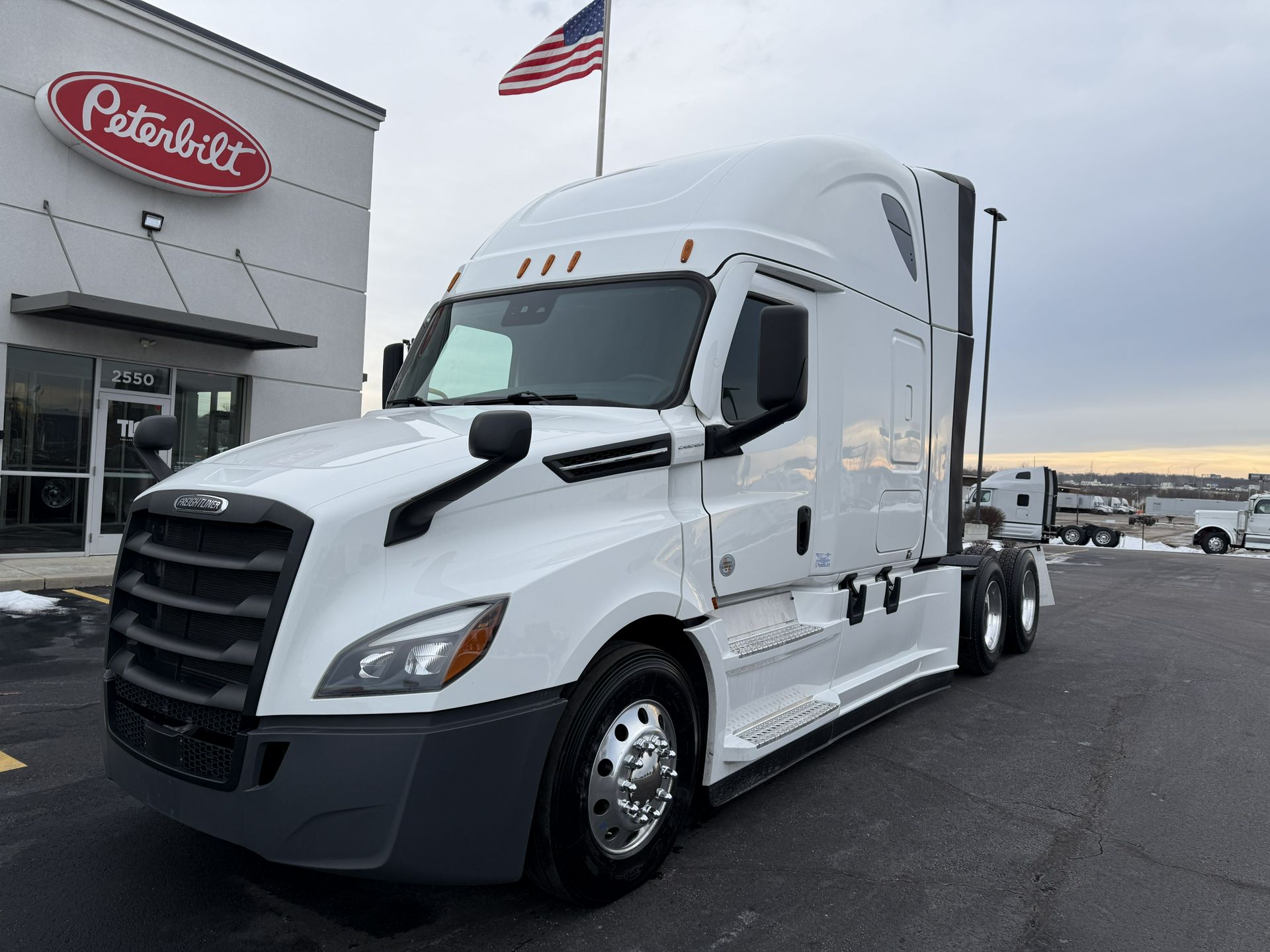 2024 Freightliner CASCADIA 126