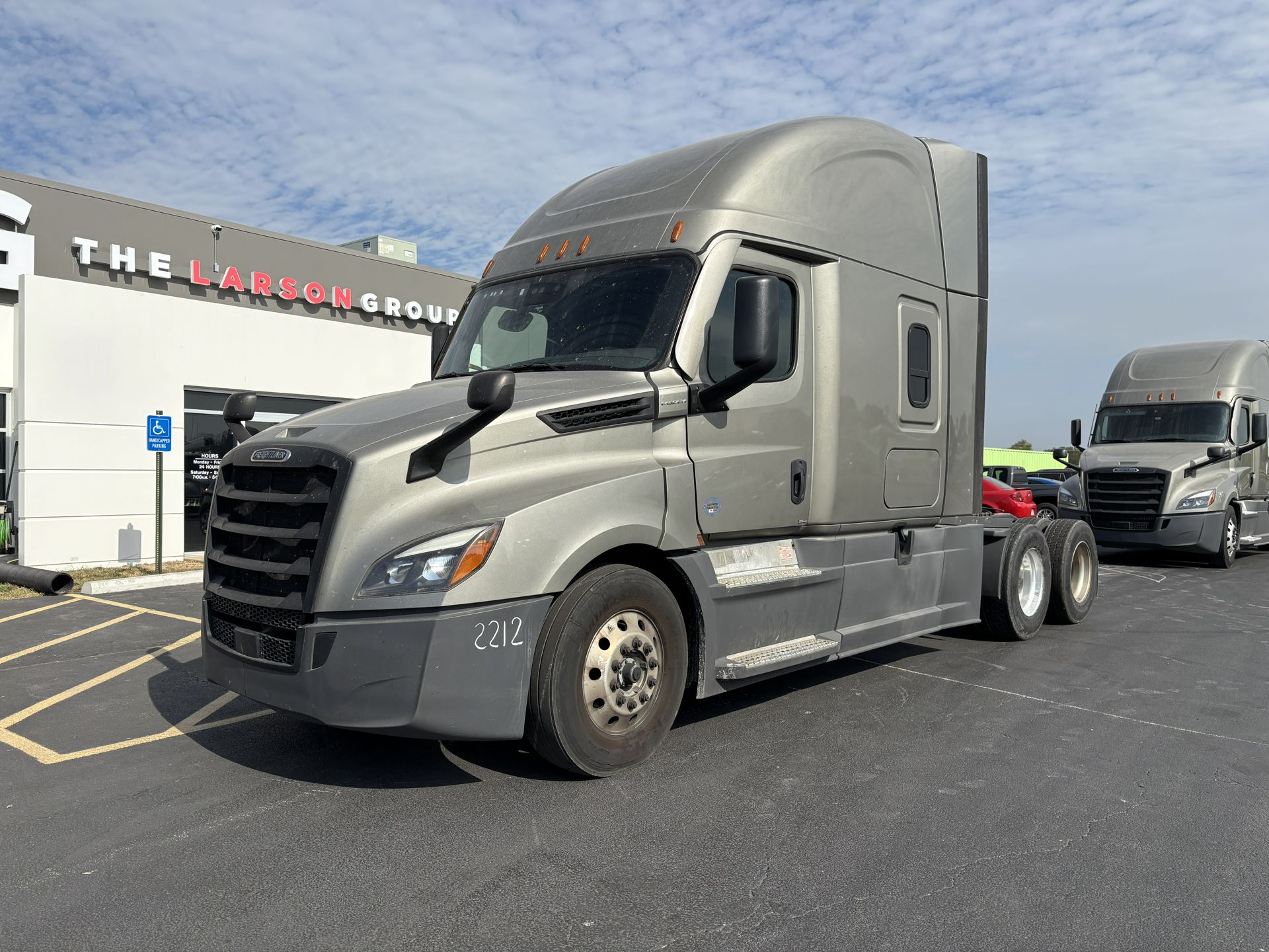 2022 Freightliner CASCADIA 126