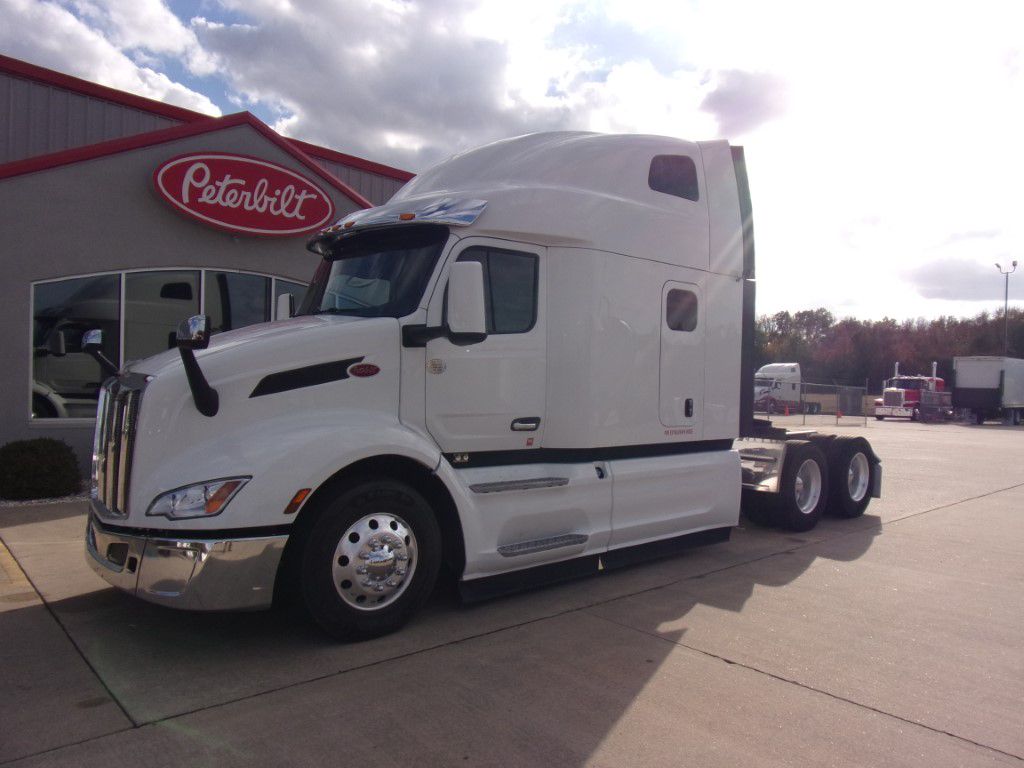 2023 Peterbilt 579