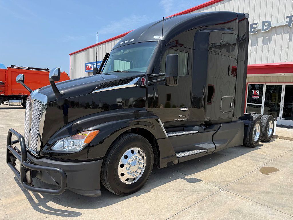 2023 Kenworth T680