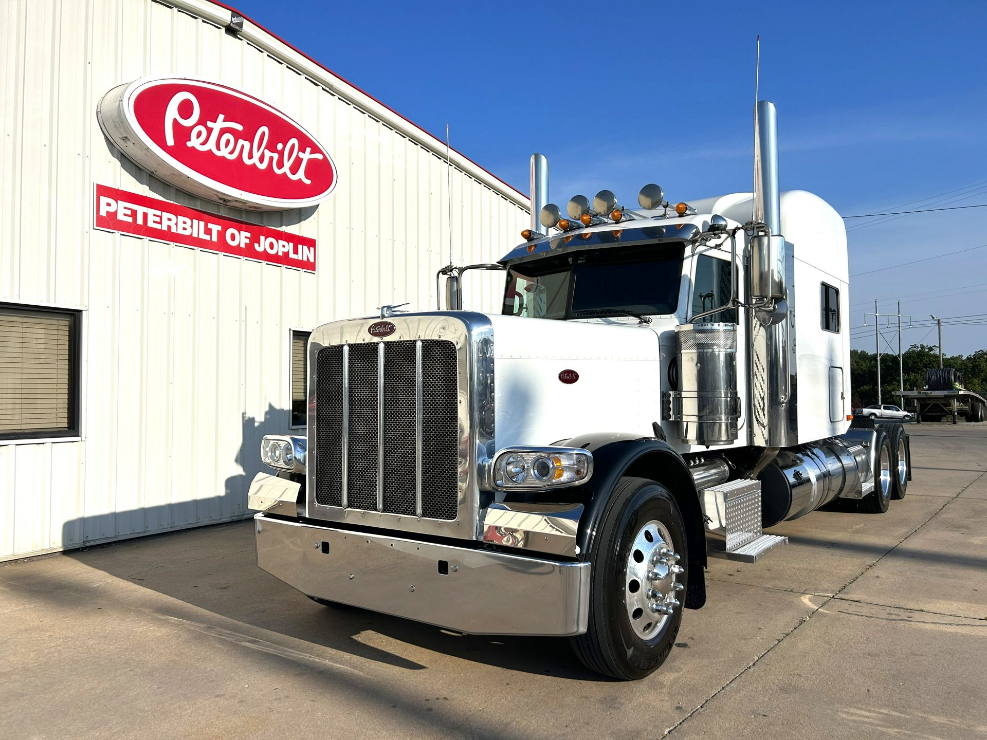 2022 Peterbilt 389