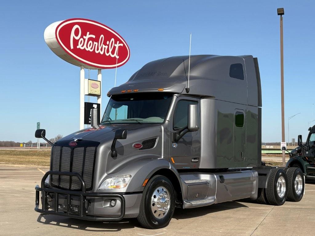 2022 Peterbilt 579