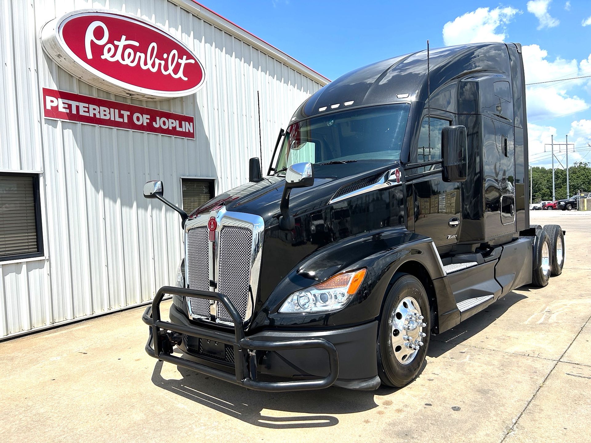 2023 Kenworth T680