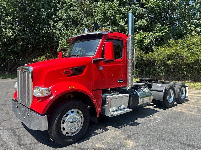 2022 Peterbilt 567