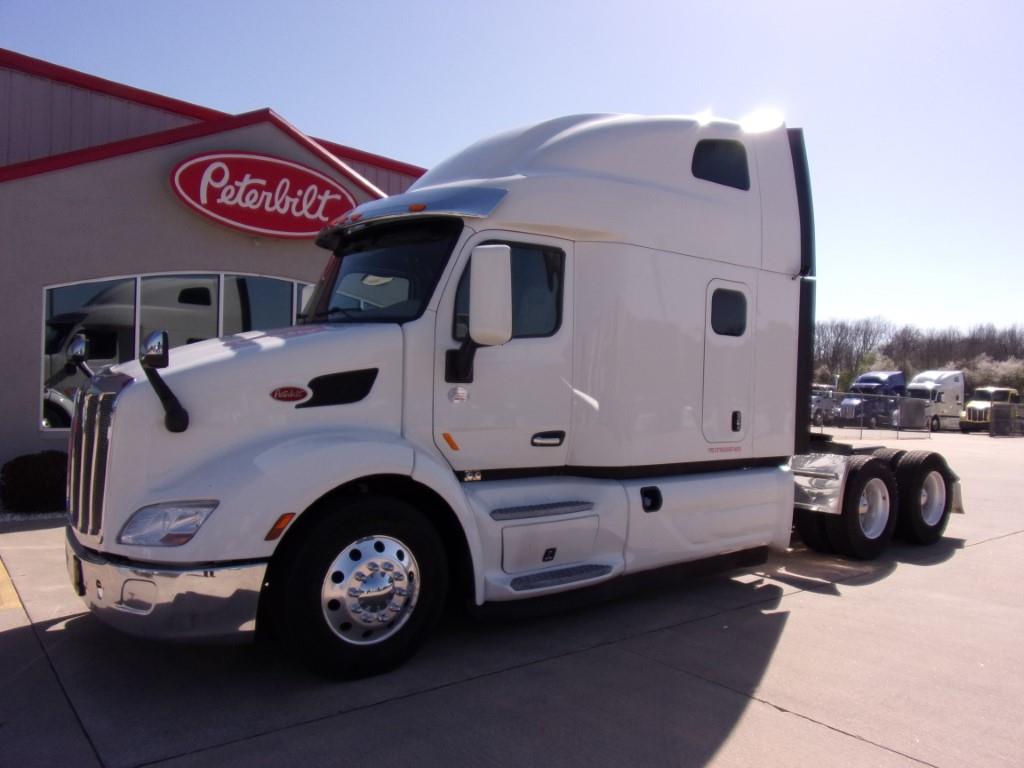 2022 Peterbilt 579