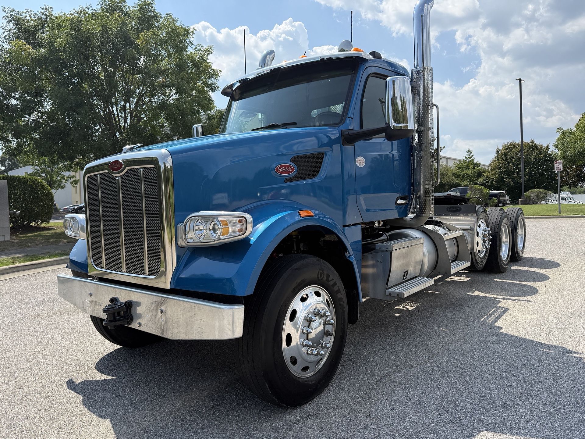 2025 Peterbilt 567