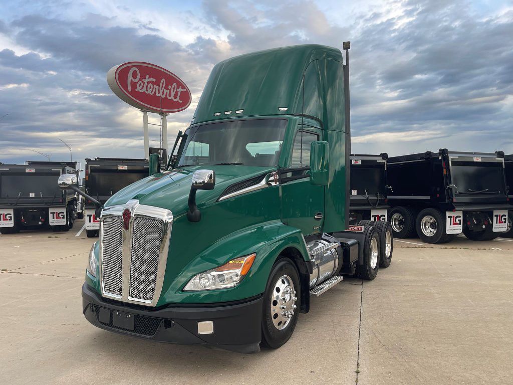 2023 Kenworth T680