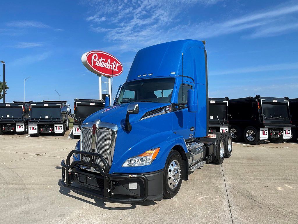 2023 Kenworth T680