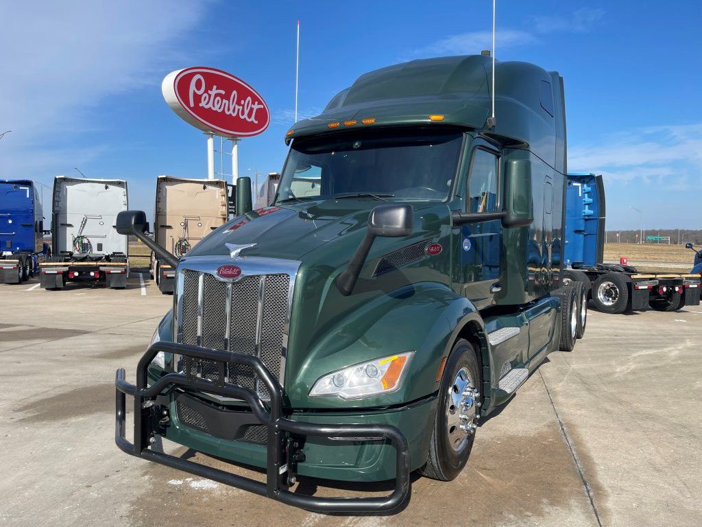 2023 Peterbilt 579