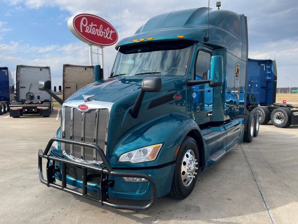 2023 Peterbilt 579