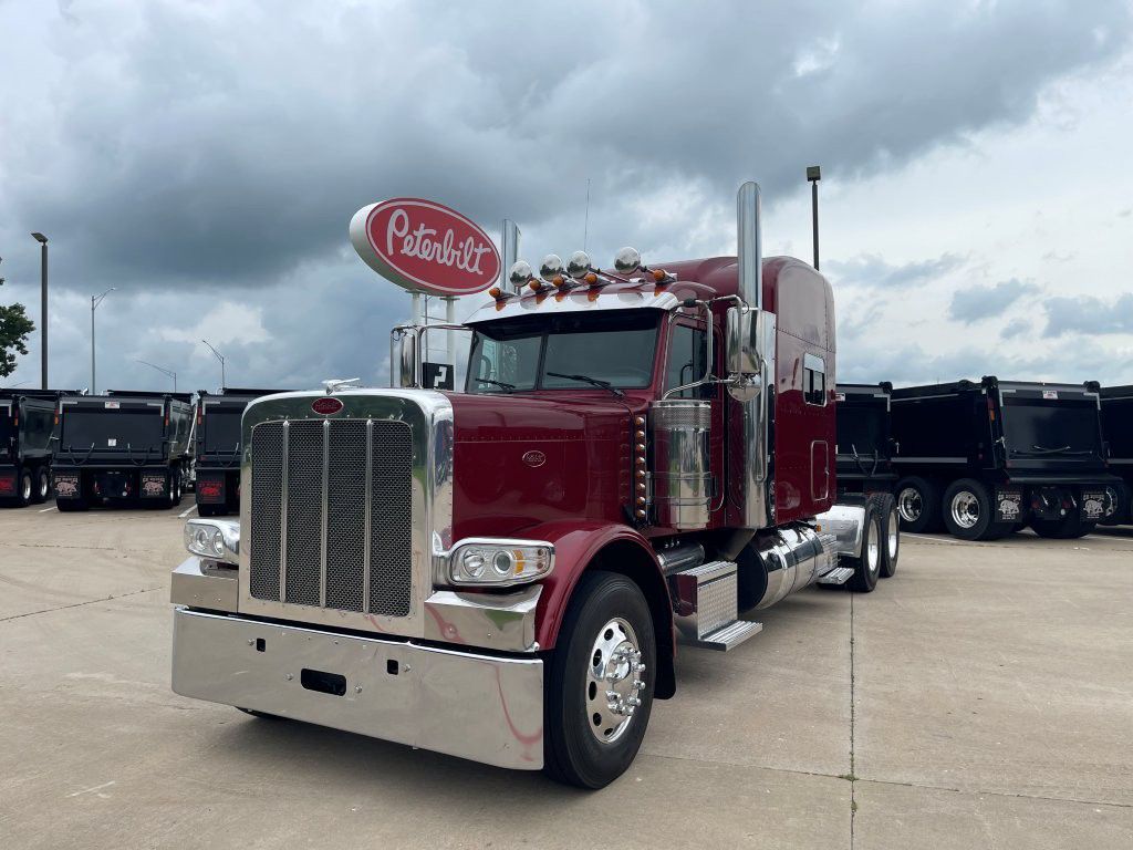 2021 Peterbilt 389