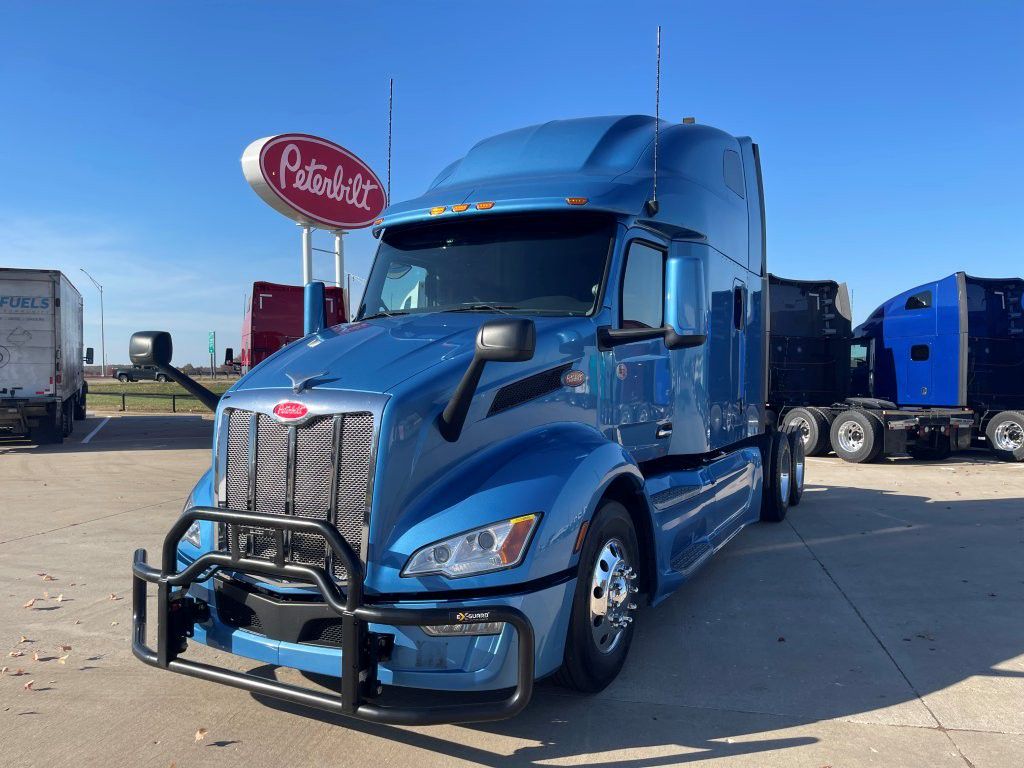 2023 Peterbilt 579