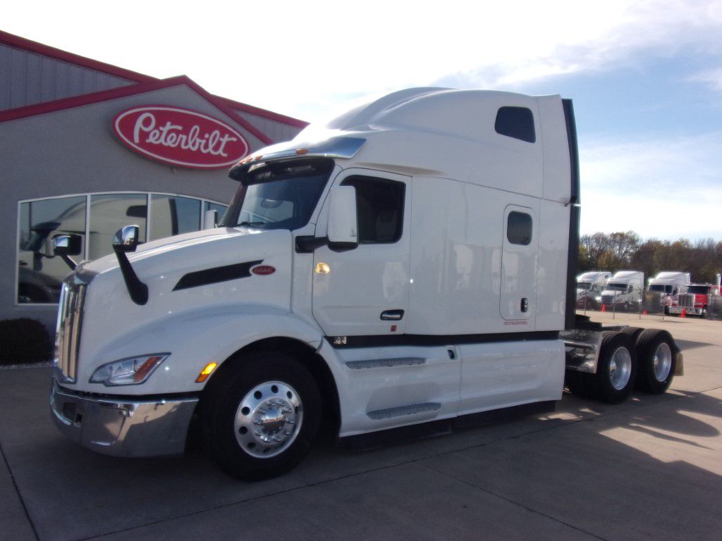 2023 Peterbilt 579