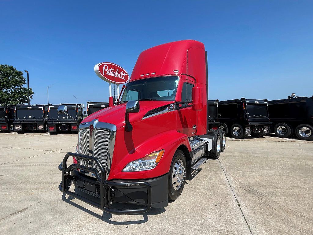 2023 Kenworth T680
