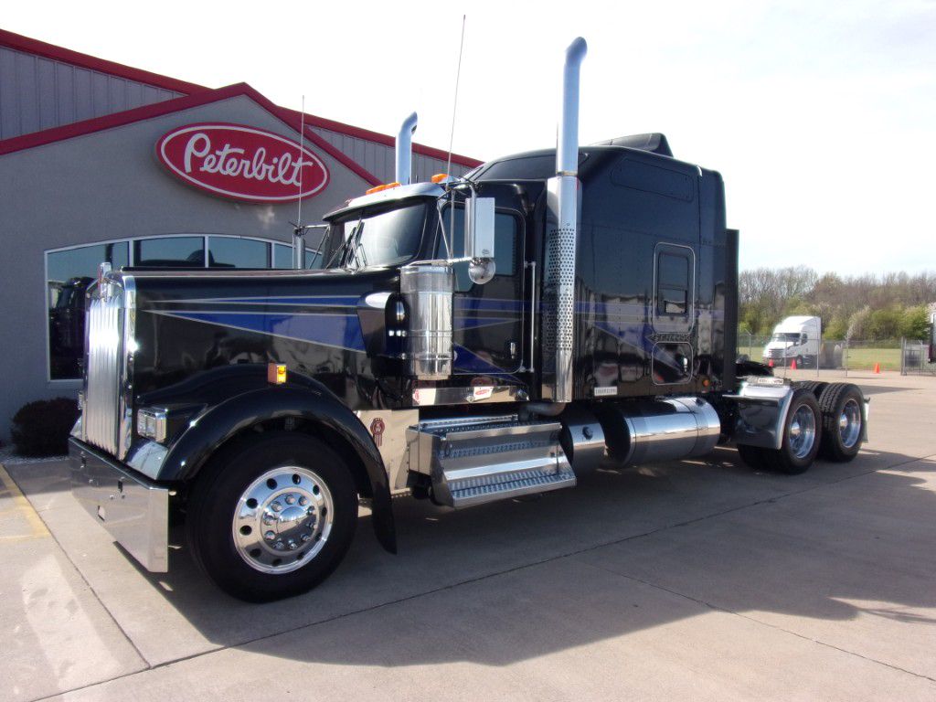 2021 Kenworth W900L