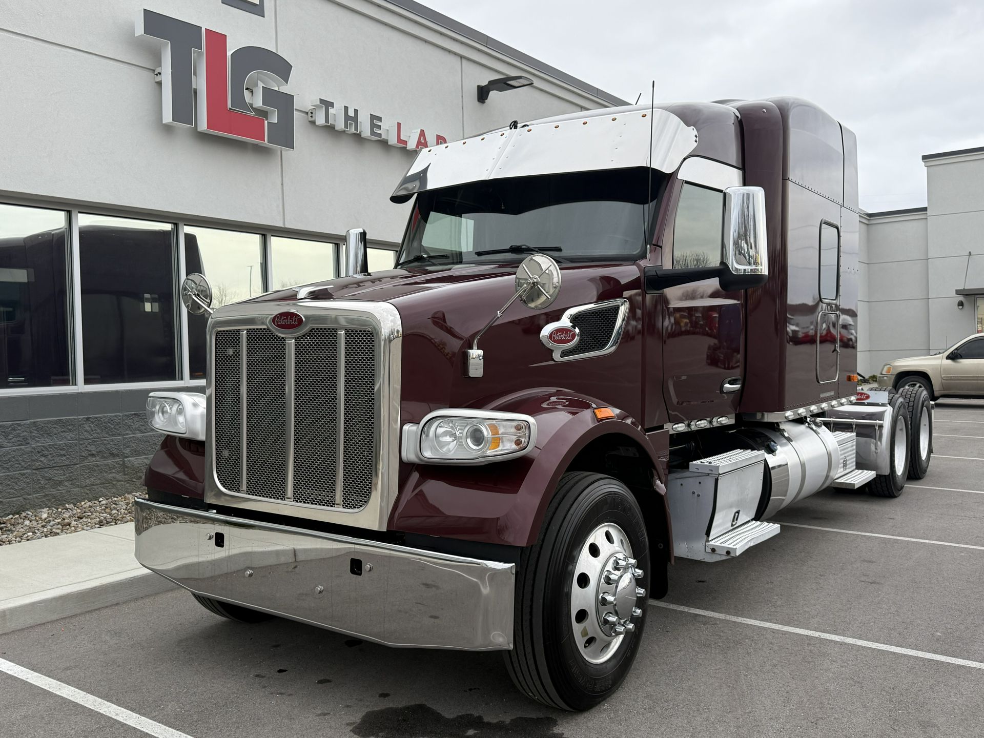 2023 Peterbilt 567