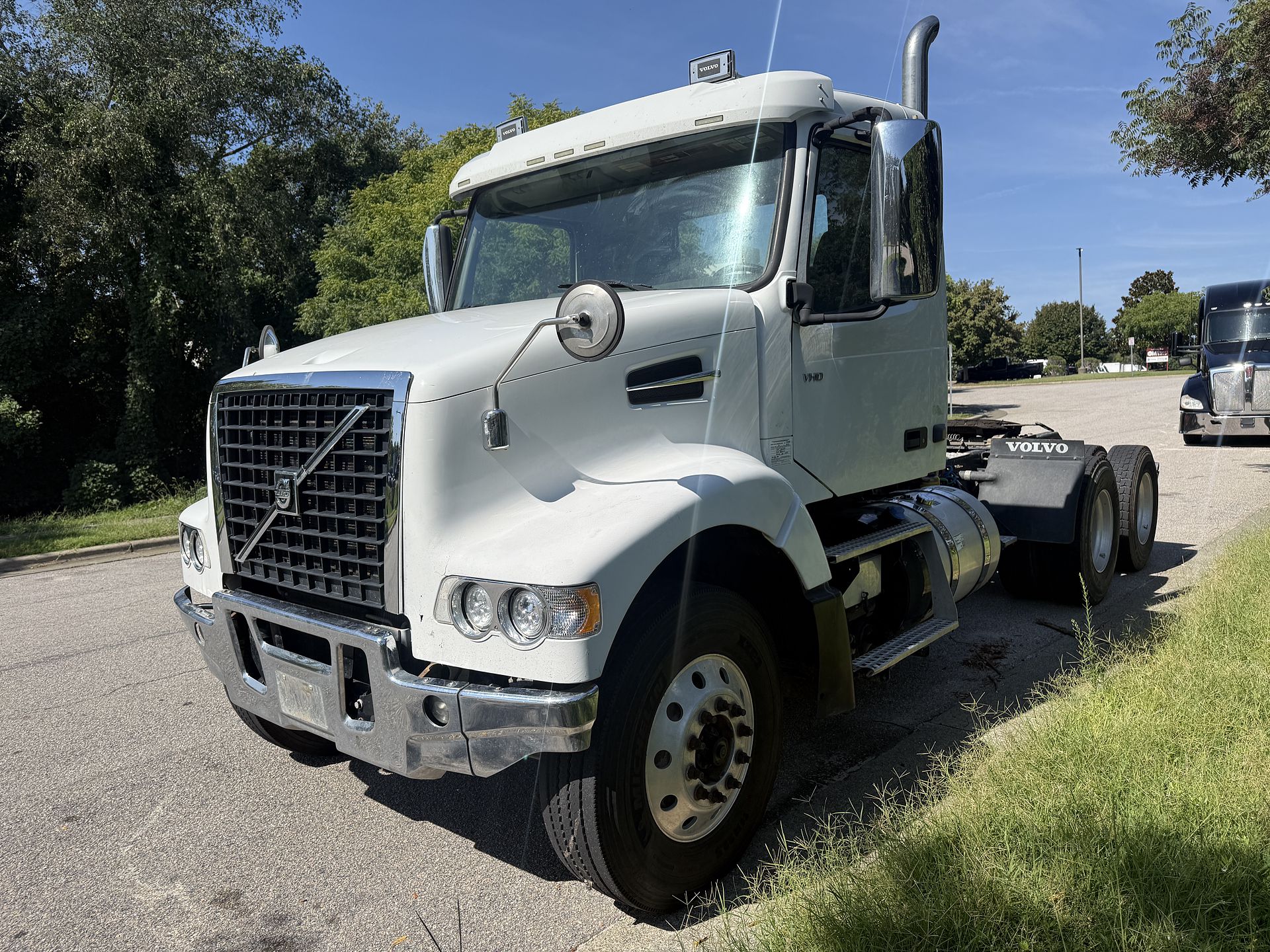 2019 Volvo VHD64