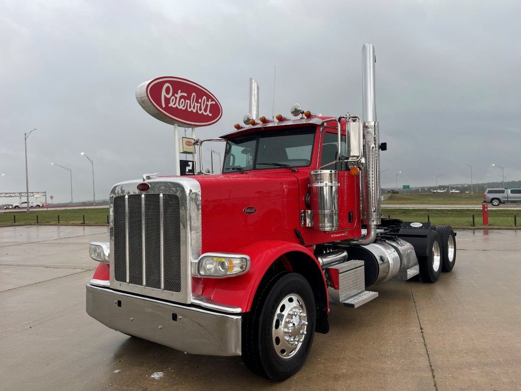 2020 Peterbilt 389