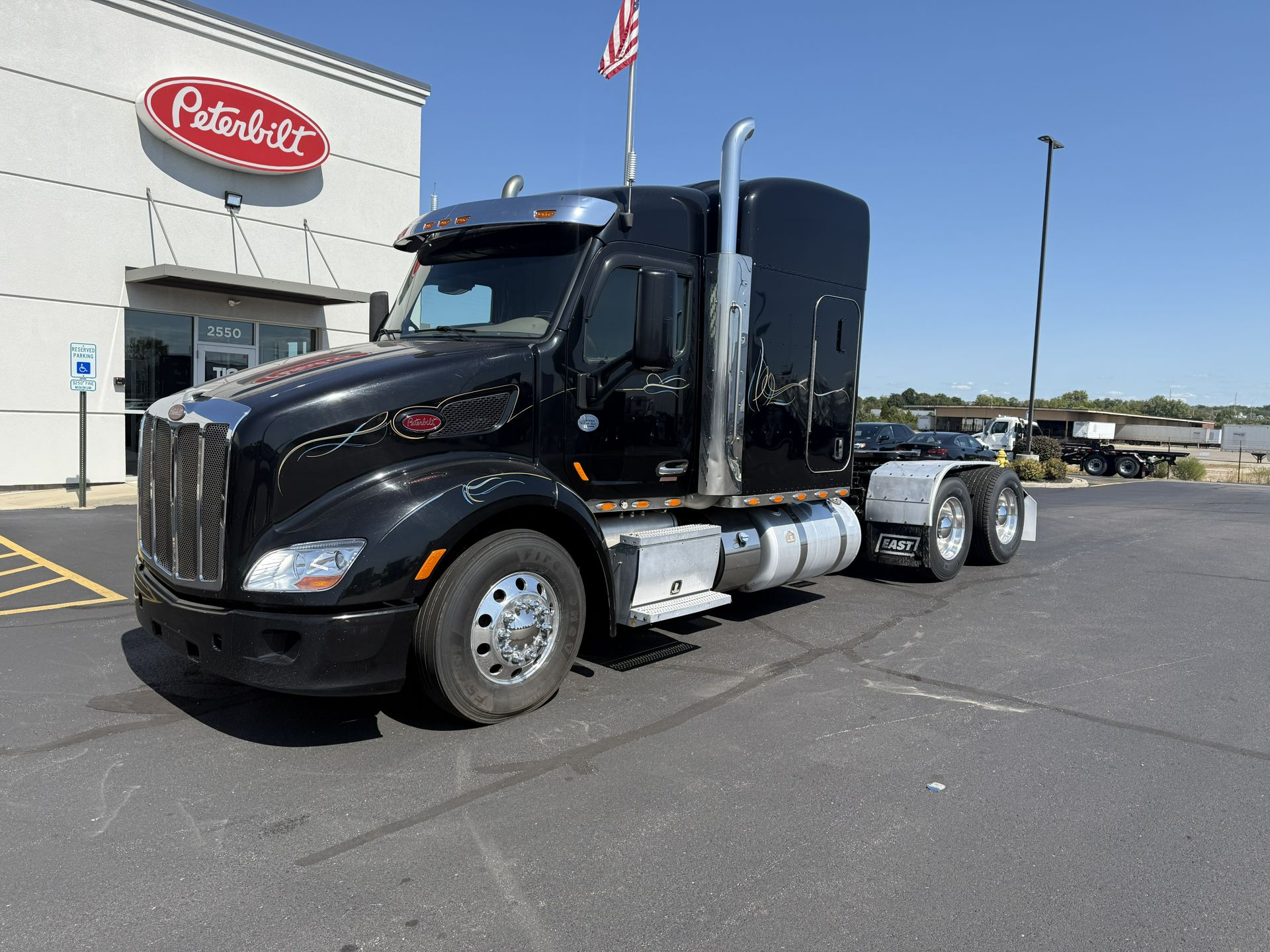 2015 Peterbilt 579-117