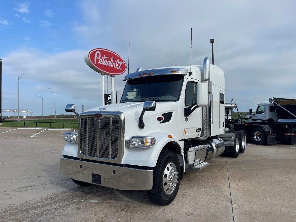 2022 Peterbilt 567