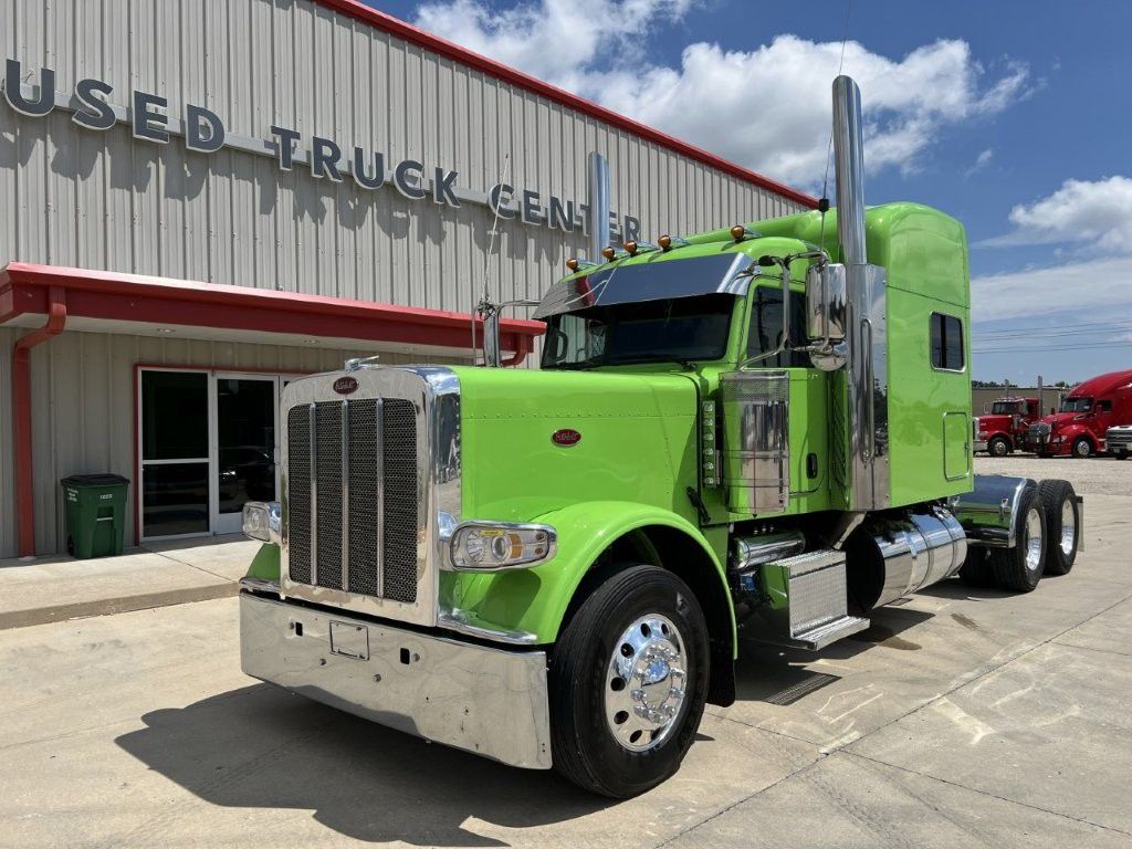 2022 Peterbilt 389