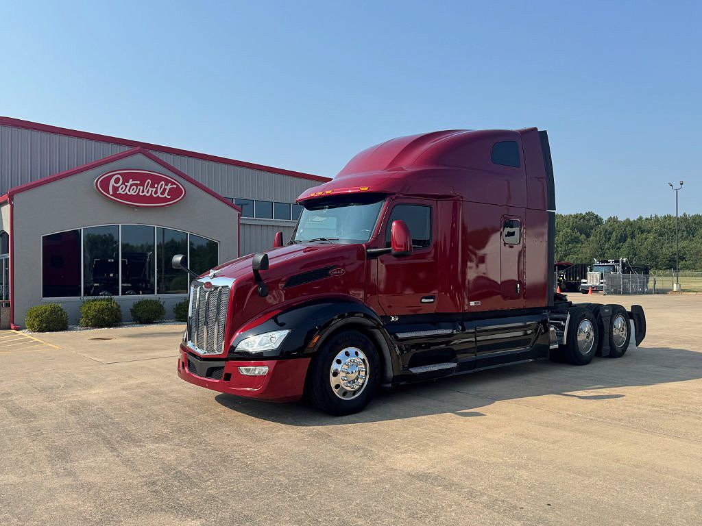 2023 Peterbilt 579