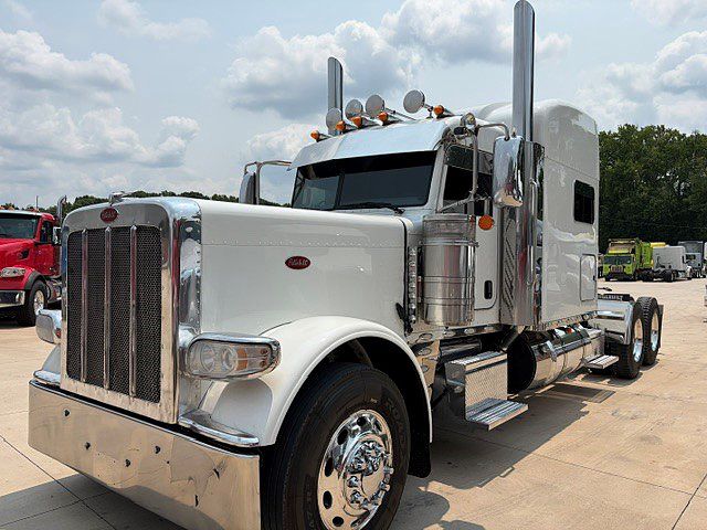 2021 Peterbilt 389