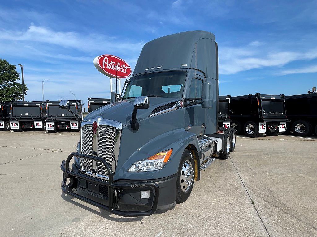 2023 Kenworth T680