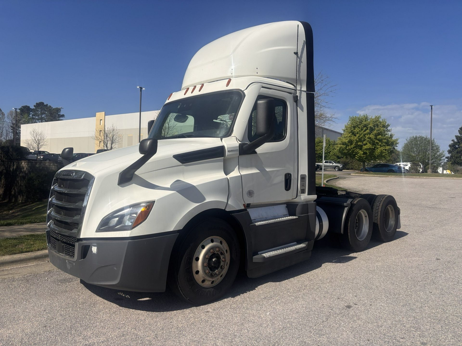 2021 Freightliner CASCADIA 126