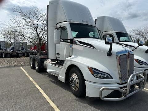 2023 Kenworth T680