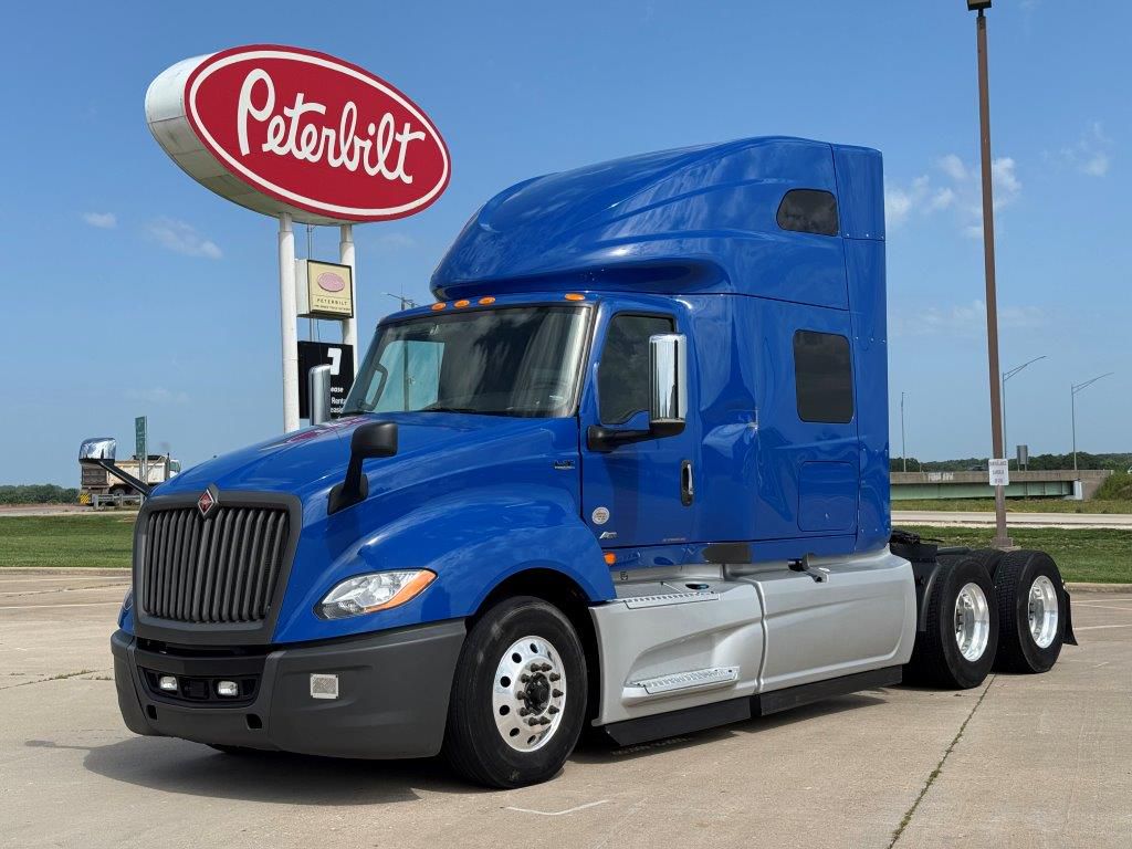 2020 International LT625