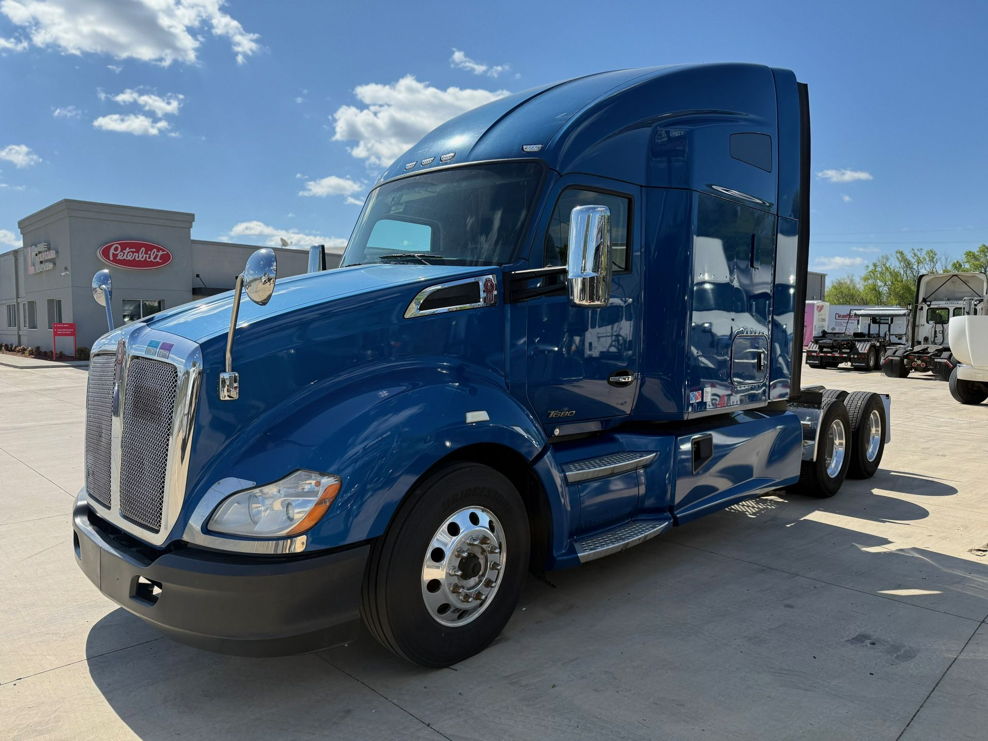 2023 Kenworth T680