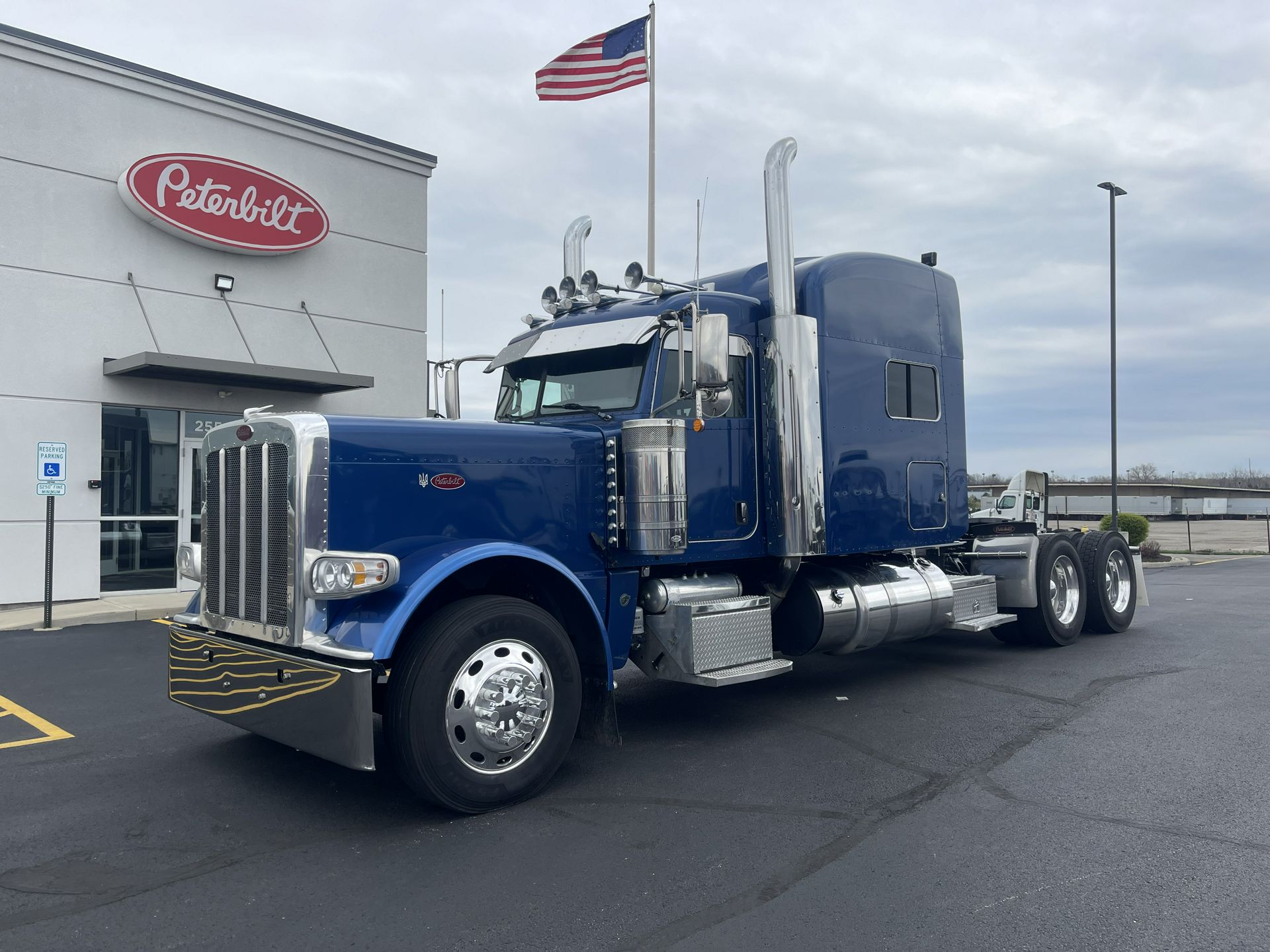 2020 Peterbilt 389