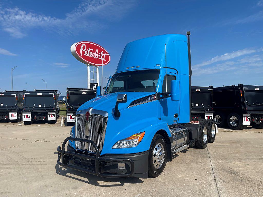2023 Kenworth T680