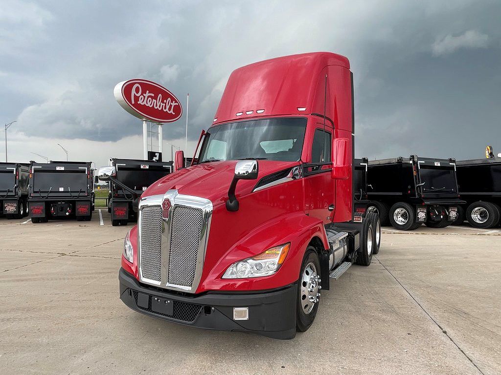 2023 Kenworth T680