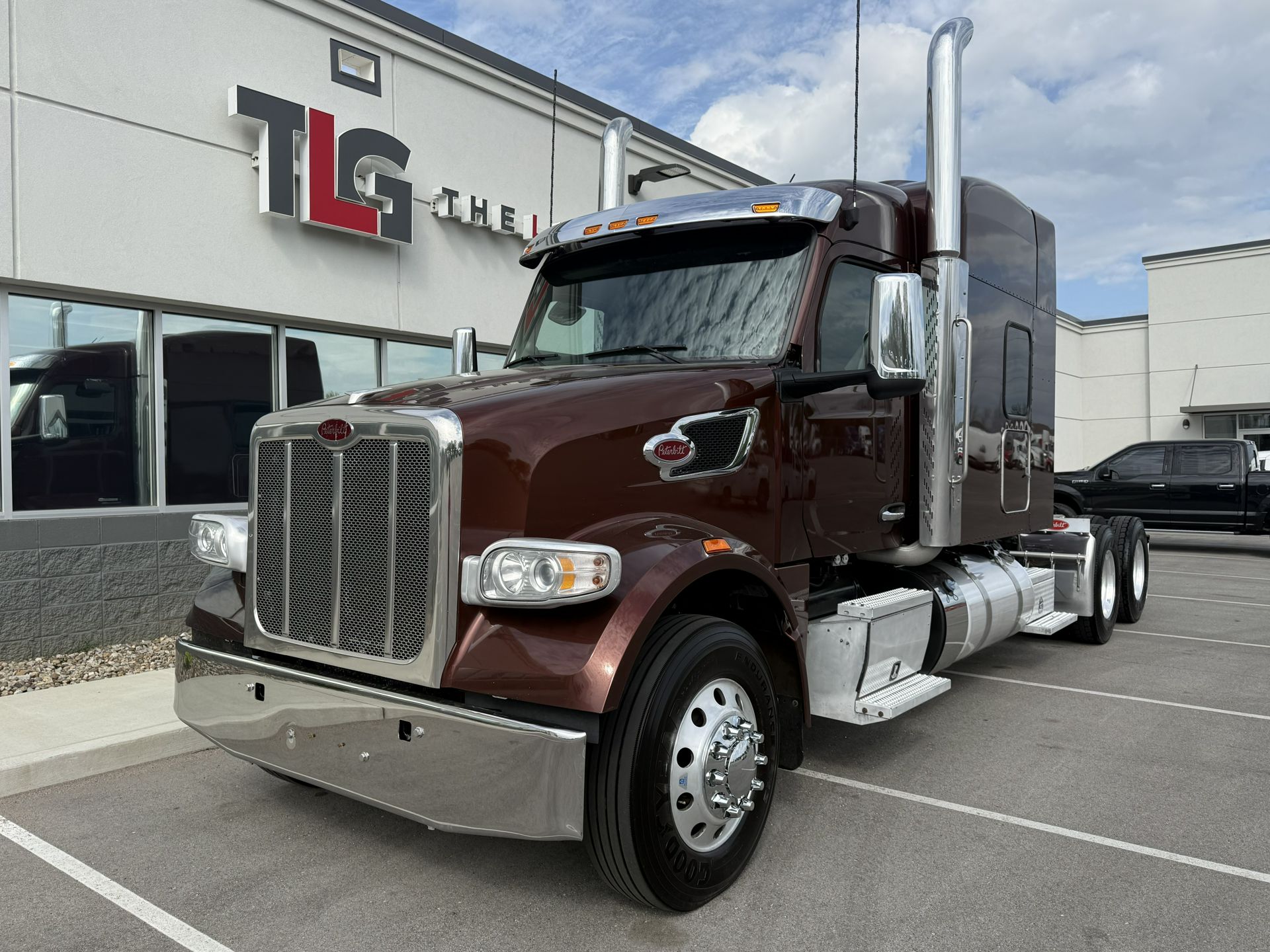 2023 Peterbilt 567