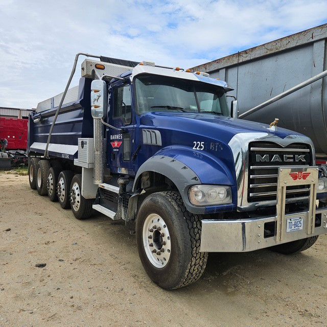2022 Mack GRANITE